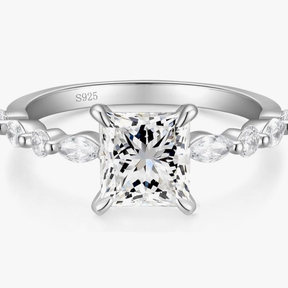 2CT Moissanite Engagement Ring